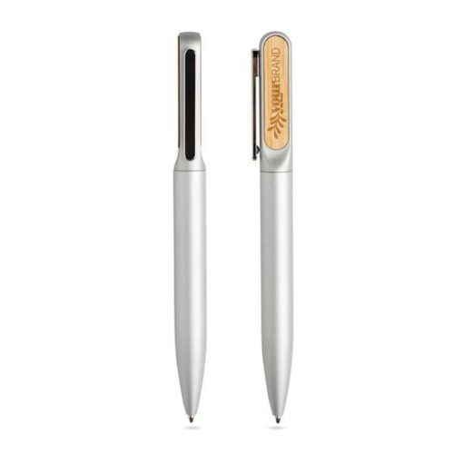 Esferográfica em metal com detalhes em bambu